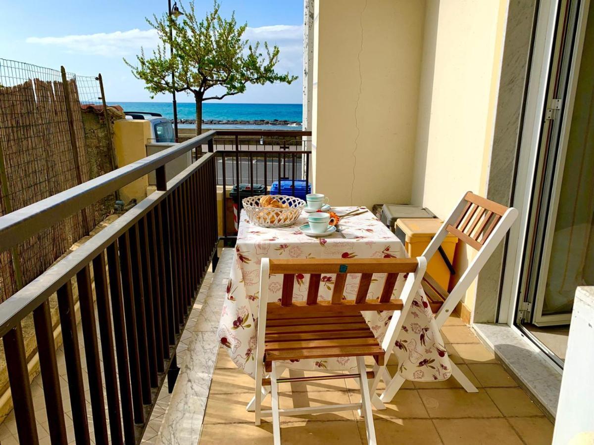 La Posidonia Sul Mare Apartamento Santo Stefano al Mare Exterior foto